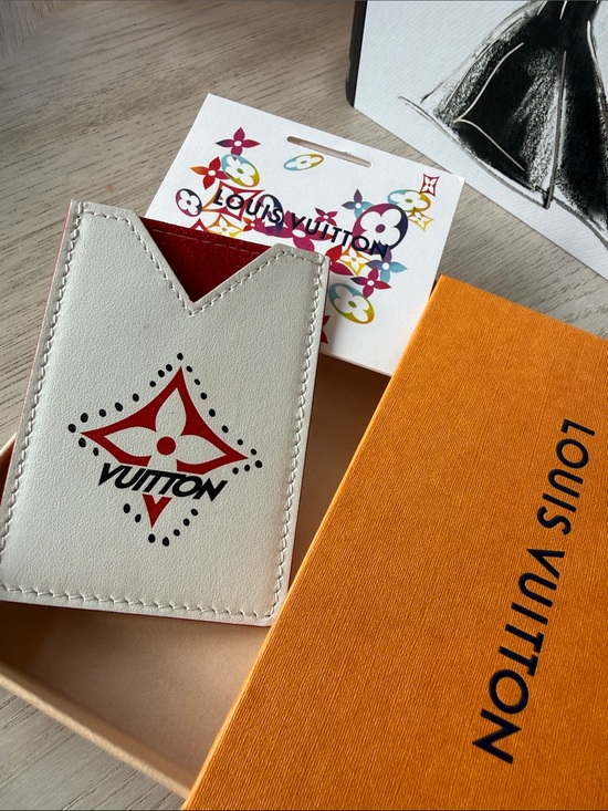 louis vuitton card holder limited edition Miami Green Coin – Vanity Lux Room LLC a large one in the centre and two on either side Louis Vuitton Limited Edition Damier